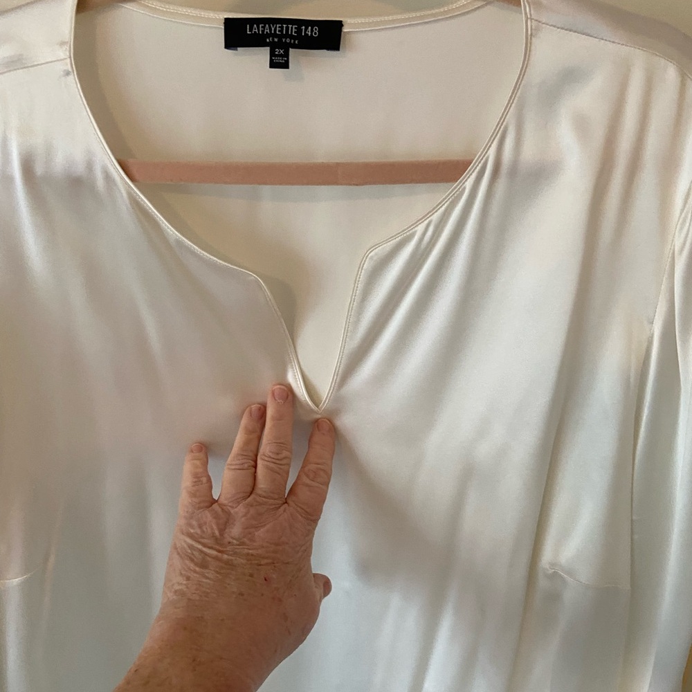Lafayette 148 Plus-Size 2X Luxe Charmeuse Khloe Silk Blouse.